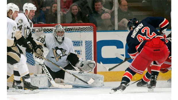 Rangers halt slide against Penguins