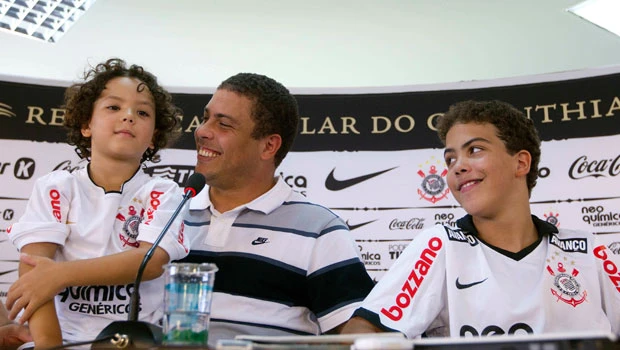 Ronaldo announces retirement from football