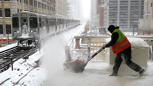 Blizzard hits nearly half of US, kills 12
