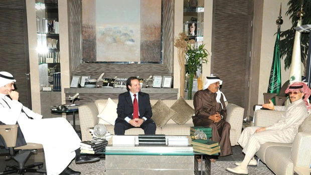 KHC joins forces with Batelco to acquire 25% of Zain KSA