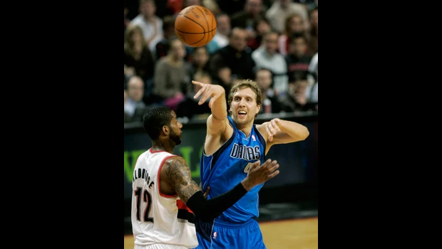 Blazers win close game against Mavs