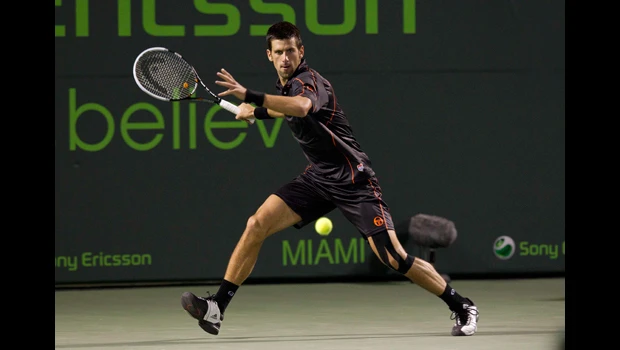 Djokovic thrashes Blake to extend winning streak