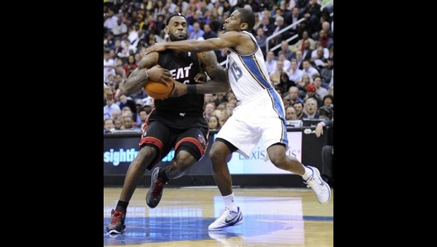 LeBron's 35 helps Heat edge Wizard