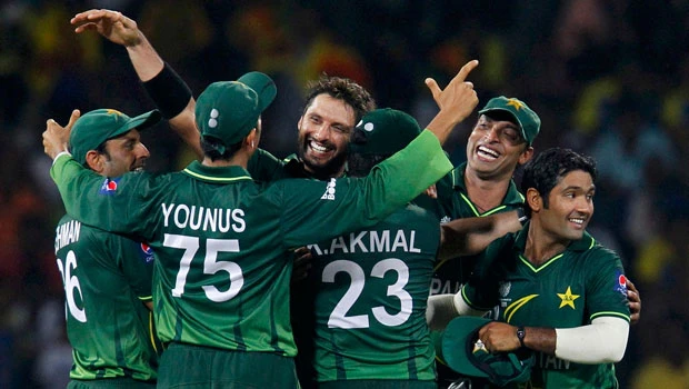 Pakistan rise from the ashes to set World Cup pace