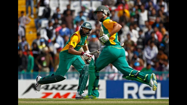 South Africa strolls past the Dutch