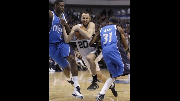 Spurs increase gap on Mavericks