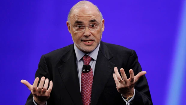 Hewlett-Packard hikes dividend, outlines strategy