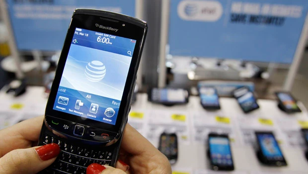 AT&T vision of wireless competition is tough sell