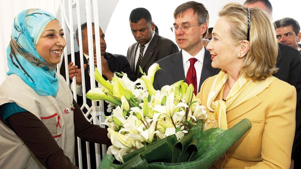Clinton calls for reform in post-Ben Ali Tunisia