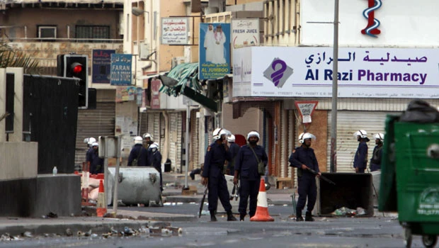 Bahrain arrests key opposition leaders