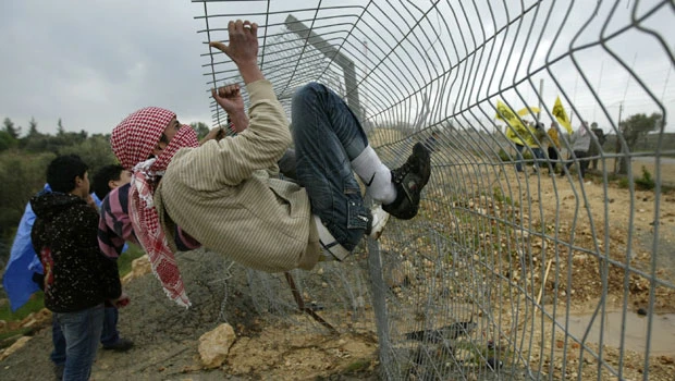Dozens injured in East Jerusalem clashes
