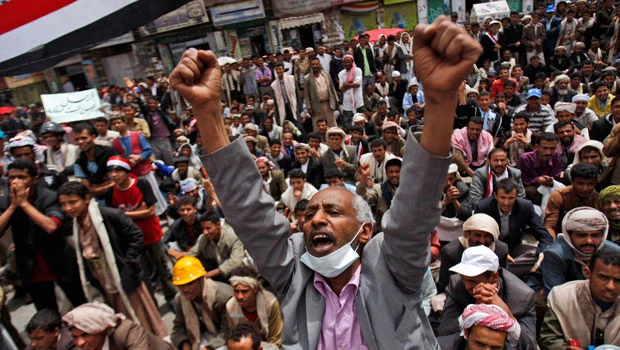 1 killed, 200 injured as Saleh loyalists attack protesters