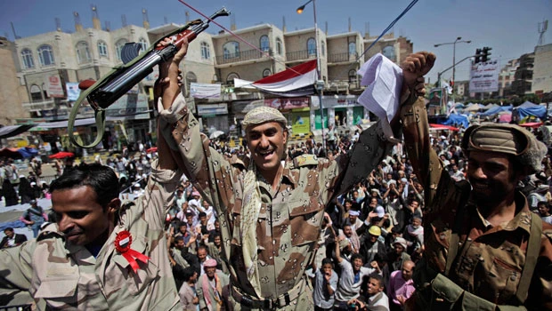 Rival tanks deploy in streets of Yemen’s capital