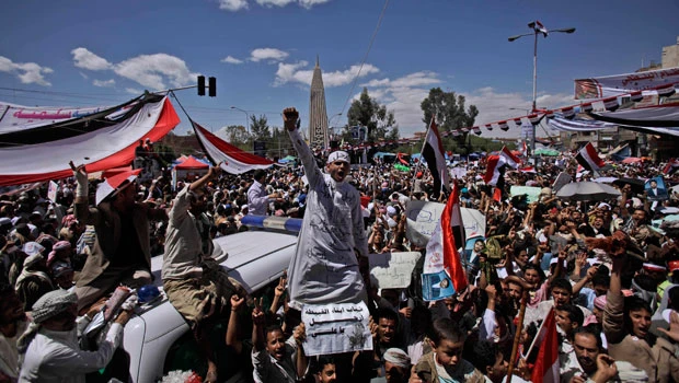 Clashes erupt as Yemen protests swell in 'Friday of no return'