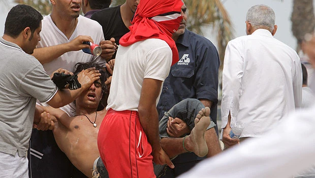 Bahrain protests block road to finance district