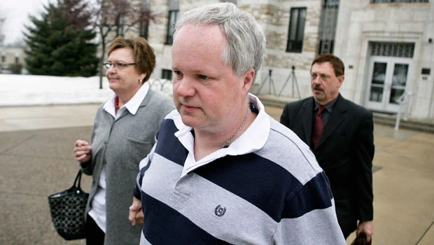 Ex-nurse found guilty of aiding suicides online