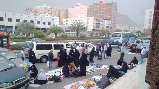 Retailers rail at street vendor threat
