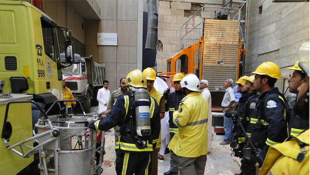Outage as fire hits Makkah clock tower
