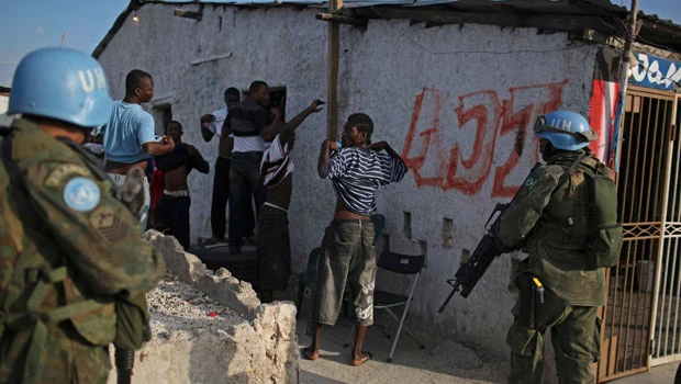 Observers praise Haiti vote, urge transparent count
