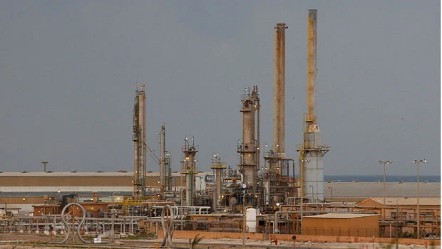 Qatar ready to market east Libyan oil, say rebels