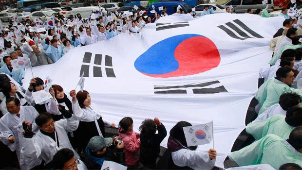 South says Koreas mustn’t repeat ‘dark history’