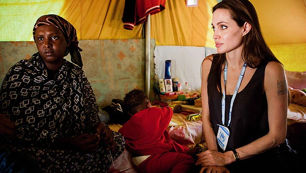 Actress Jolie says people fleeing Libya need support