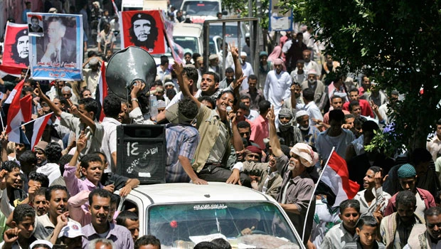 Yemenis protest against Gulf mediation proposal
