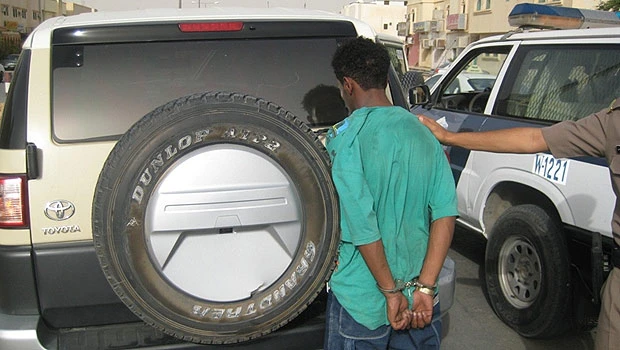 Riyadh police arrest 3 car thieves