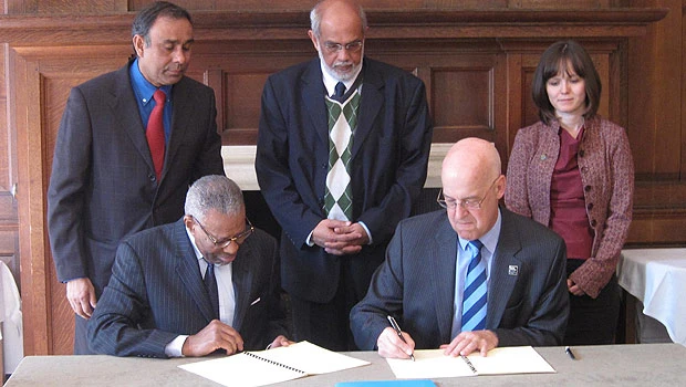 IDB, Oxford launch joint scholarship program