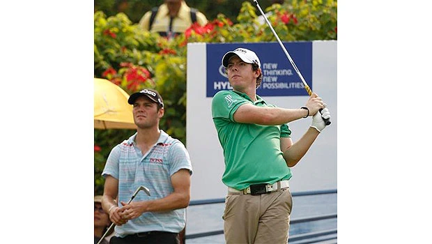 McIlroy fires 64 to tie Noren for lead