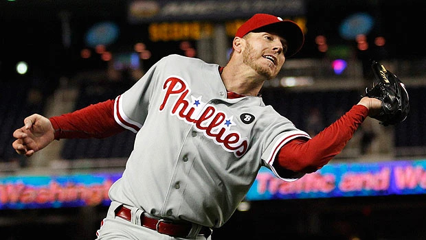 Halladay throws complete game, Phils edge Nats