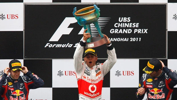 Hamilton ends Vettel's winning streak