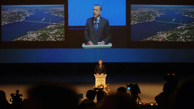 Erdogan unveils vast canal project