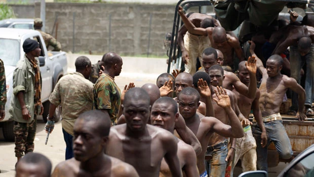 Fighting in Ivory Coast rages as Gbagbo’s forces hit back
