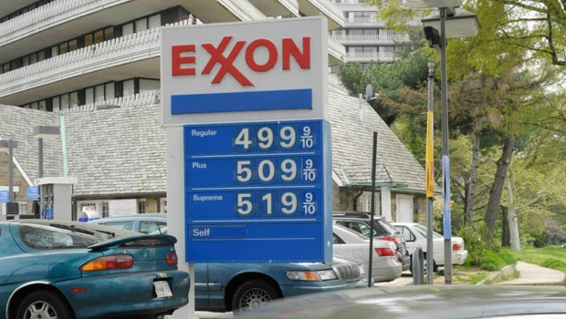Only oil shock can stop US economy now: Survey