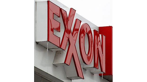Exxon earns nearly $11 billion in 1Q
