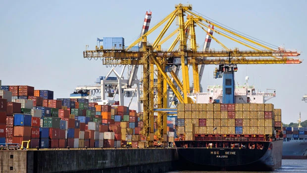 Global container market to rebound in second half this year