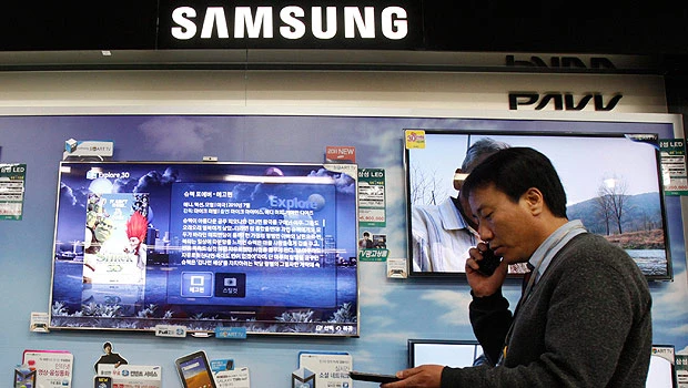 Samsung sees tough outlook, Q1 hits 2-year low on TVs