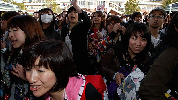 Tokyo Disneyland reopens after five weeks