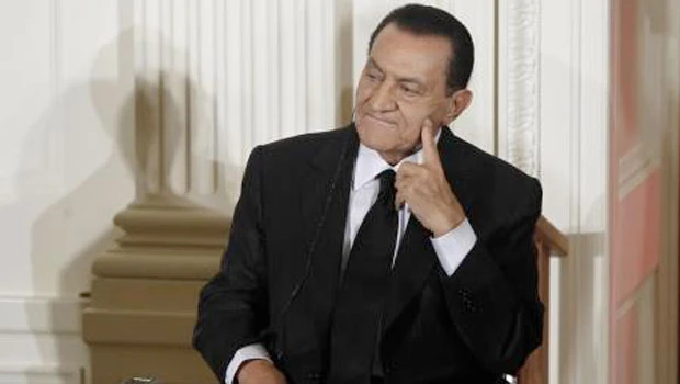 Mubarak suffers ‘heart crisis’ during questioning