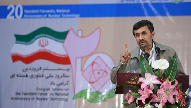 Ahmadinejad fires controversial aide