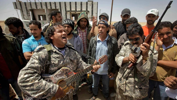 Libyan rebel guitarist rocks the front line