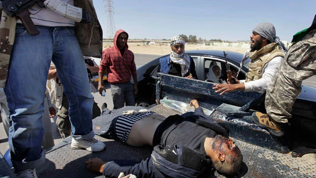 Airstrikes help repel advance of Qaddafi's forces
