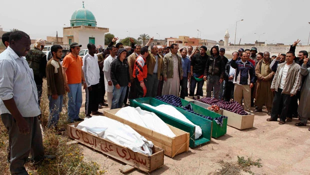 Bodies scattered in Misrata streets after battle
