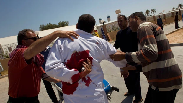 Libyan government forces make incursion into Tunisia