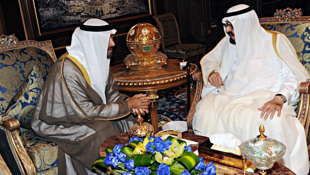 King holds talks with Abu Dhabi crown prince