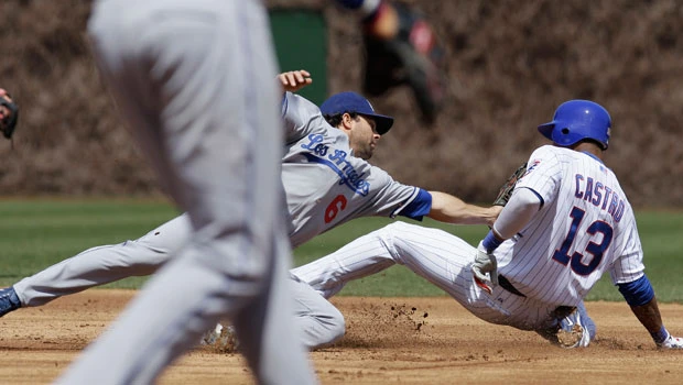 Cubs hammer out 10-8 victory over Dodgers