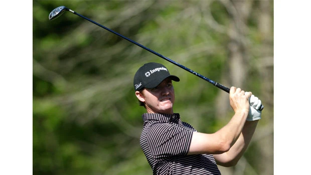 Walker shoots 63 to tie course record