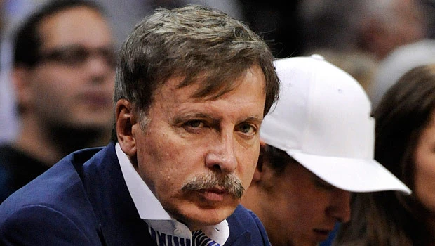 Kroenke mounts full takeover bid for Arsenal