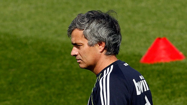 UEFA row stiffens Mourinho resolve to stay